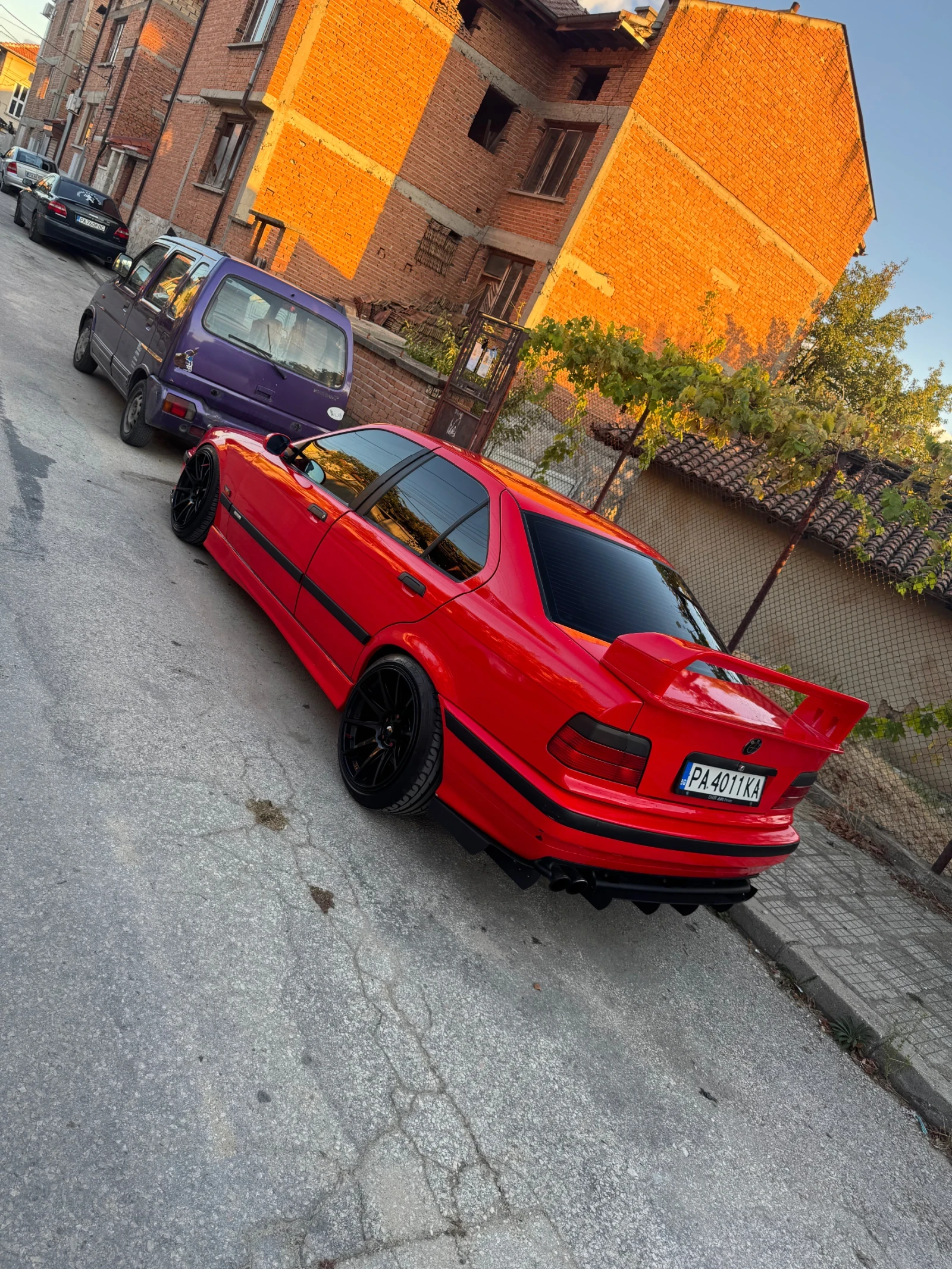 BMW 318, снимка 14 - Автомобили и джипове - 56660163