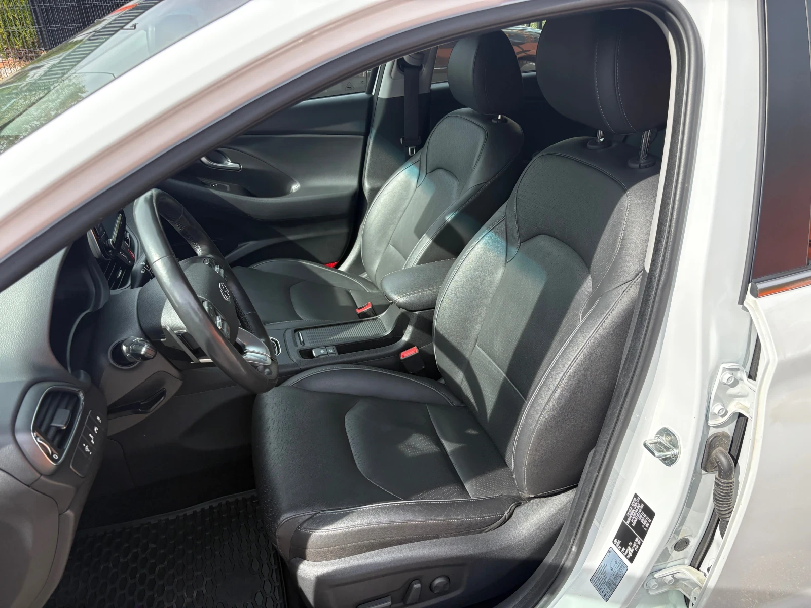 Hyundai I30 Premium , снимка 9 - Автомобили и джипове - 56725917
