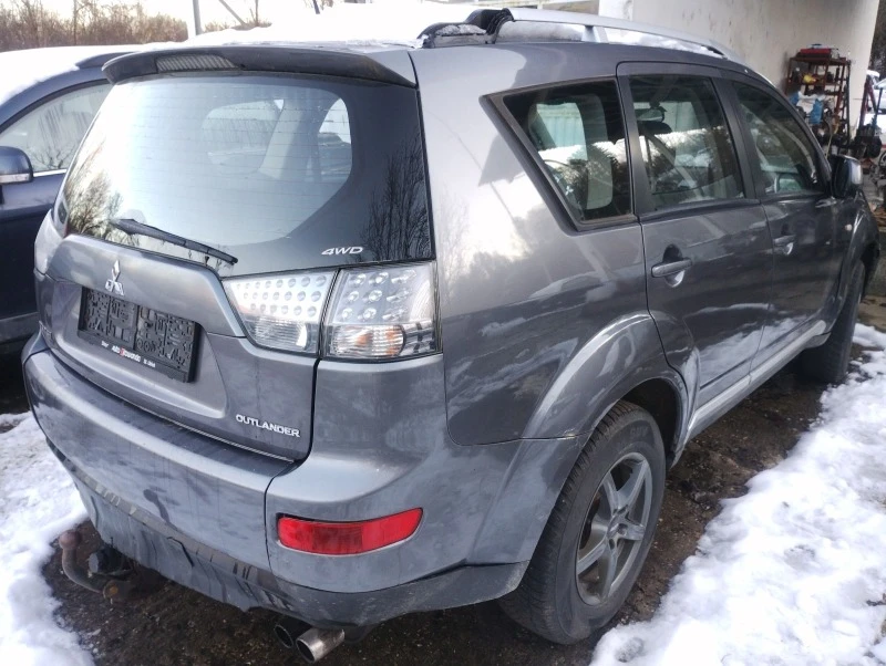 Mitsubishi Outlander, снимка 3 - Автомобили и джипове - 43478406