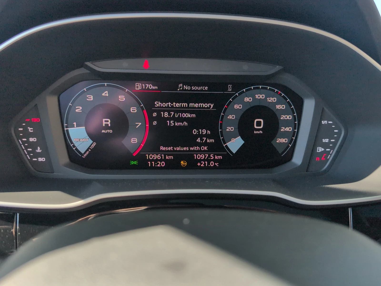 Audi Q3 KOMFORT CARFAX * * АВТО КРЕДИТ * *  - изображение 9