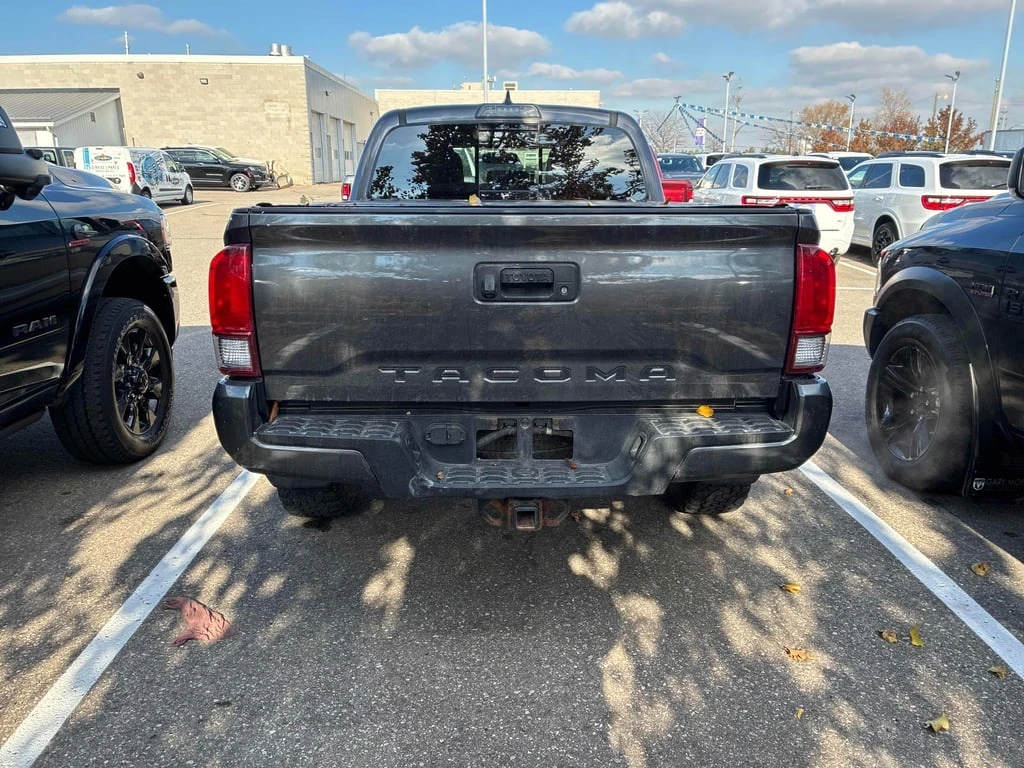 Toyota Tacoma * 4WD Double Cab V6 * CARFAX * БЕЗ ПЪРВОНАЧАЛНА ВН - изображение 4