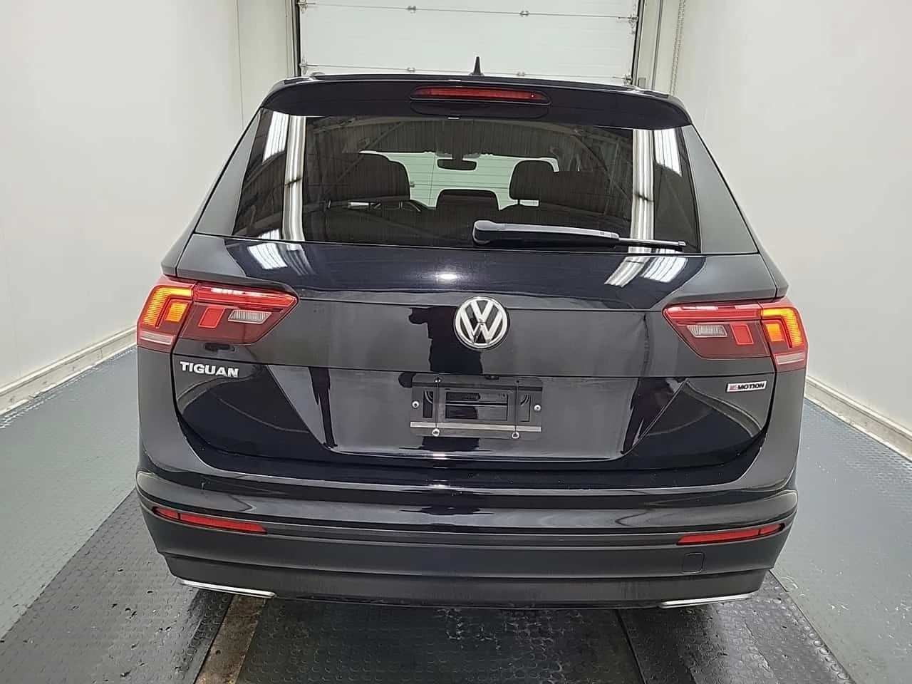 VW Tiguan * COMFORTLINE * CARFAX * 2 КЛЮЧА * , снимка 5 - Автомобили и джипове - 54477350