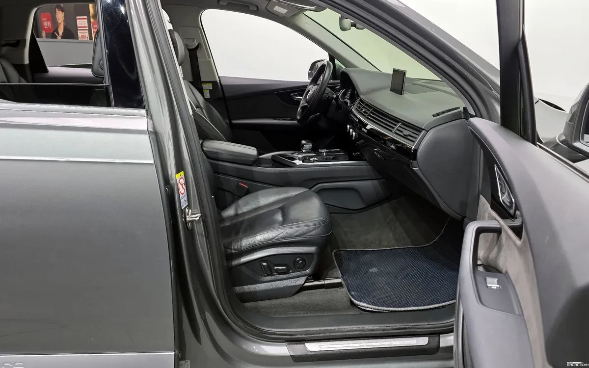 Audi Q7 35 TDI QUATTRO COMFORT, снимка 10 - Автомобили и джипове - 55505900
