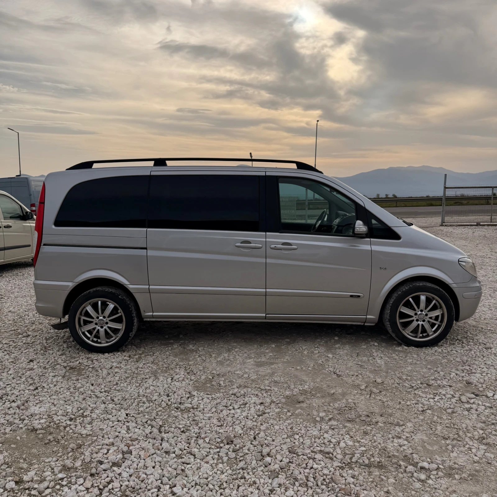 Mercedes-Benz Viano 3.0-V6-Клима-6местен - изображение 6