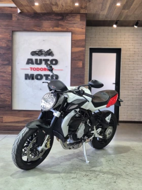 MV Agusta Brutale 800 TREPISTONI 6000км!!! ABS TC Нов внос ШВЕЙЦАРИЯ, снимка 3