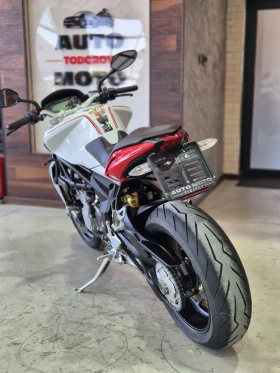 MV Agusta Brutale 800 TREPISTONI 6000км!!! ABS TC Нов внос ШВЕЙЦАРИЯ, снимка 6