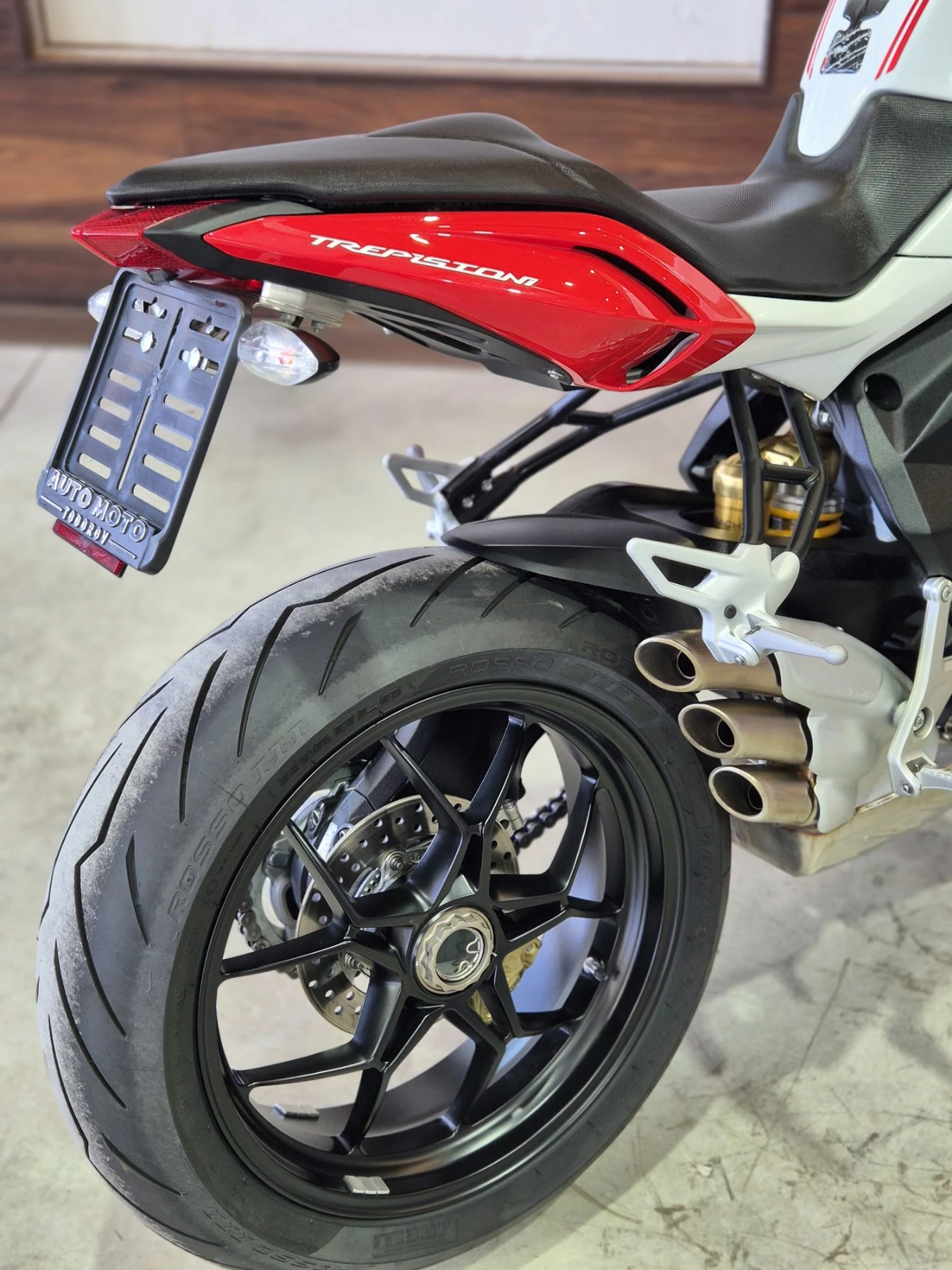 MV Agusta Brutale 800 TREPISTONI 6000км!!! ABS TC Нов внос ШВЕЙЦАРИЯ, снимка 16 - Мотоциклети и мототехника - 55613851
