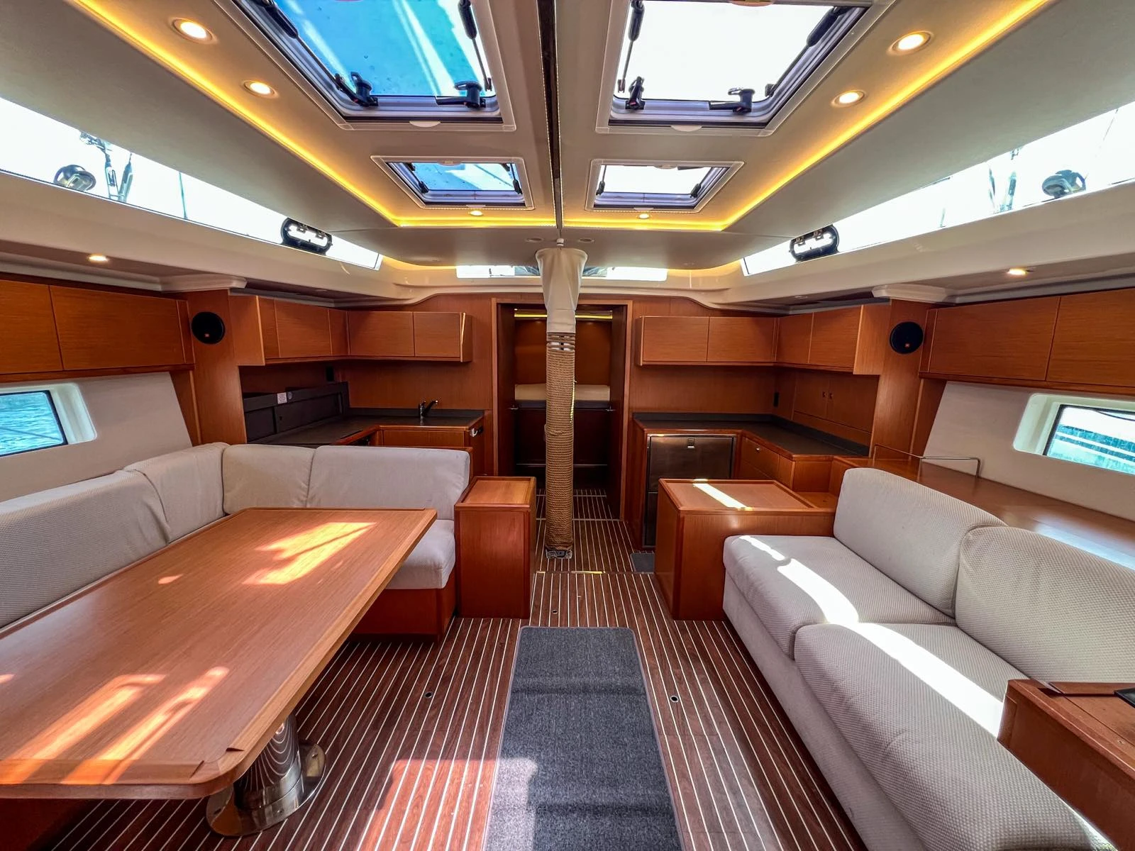   Bavaria C57 | Mobile.bg   1