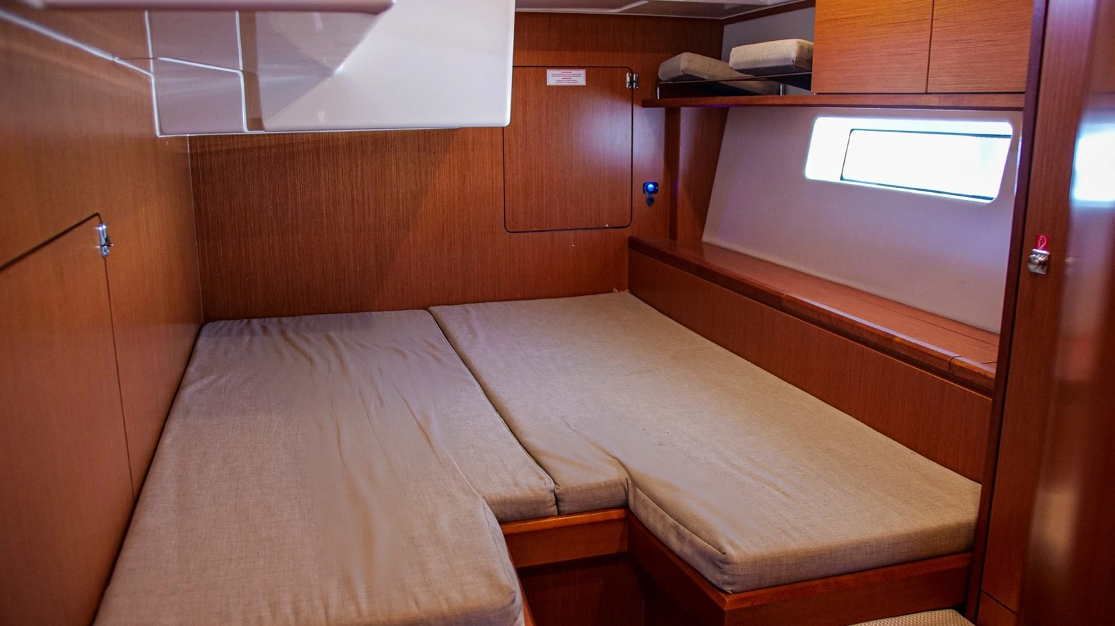 Ветроходна лодка Bavaria C57 - изображение 4