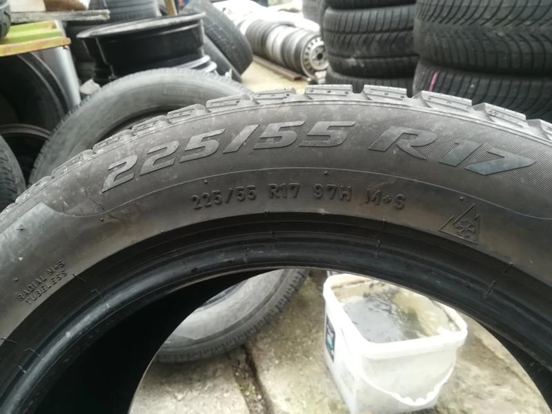 Гуми Зимни 225/55R17, снимка 5 - Гуми и джанти - 20430856