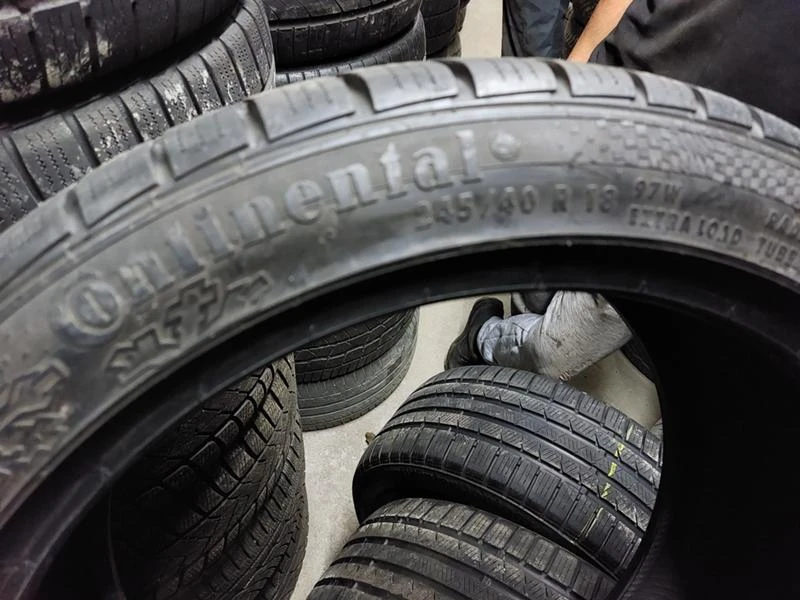 Гуми Зимни 245/40R18, снимка 6 - Гуми и джанти - 36801731