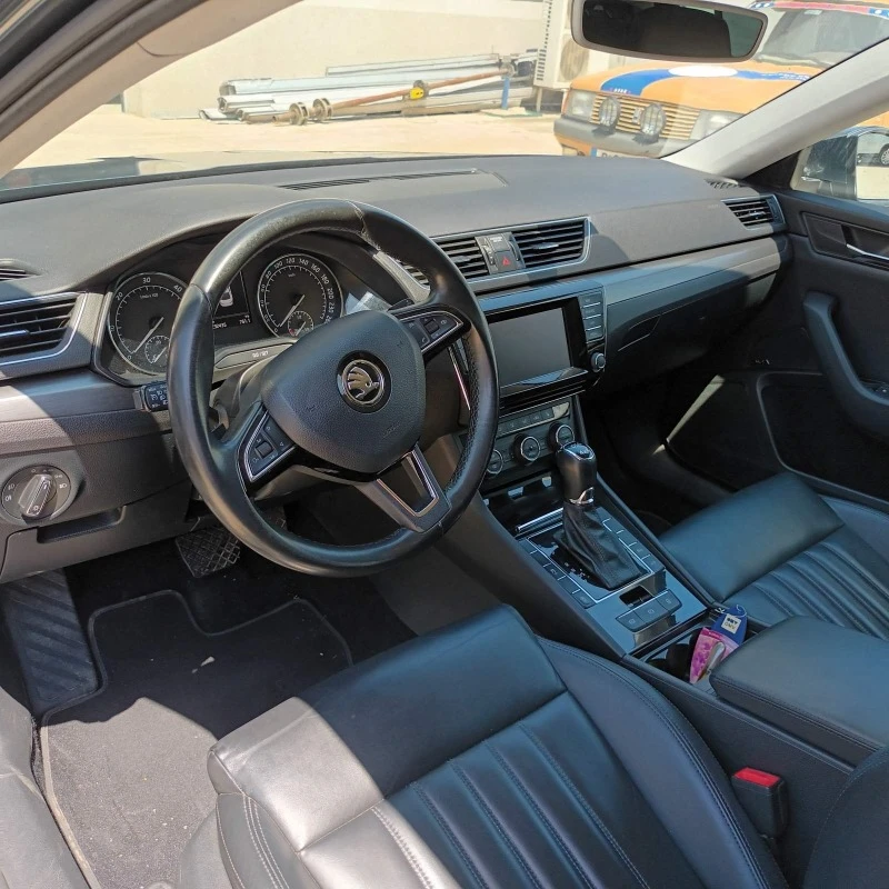 Skoda Superb 2.0TDI 7DSG 4X4, снимка 9 - Автомобили и джипове - 46521007