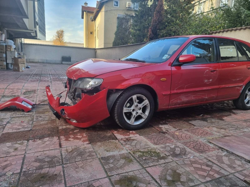 Mazda 323, снимка 2 - Автомобили и джипове - 48292365