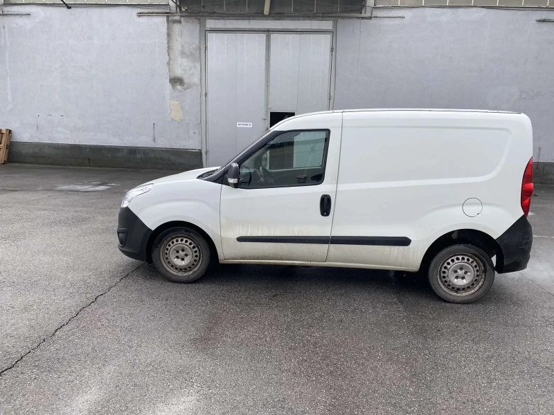 Opel Combo, снимка 5 - Автомобили и джипове - 48379432