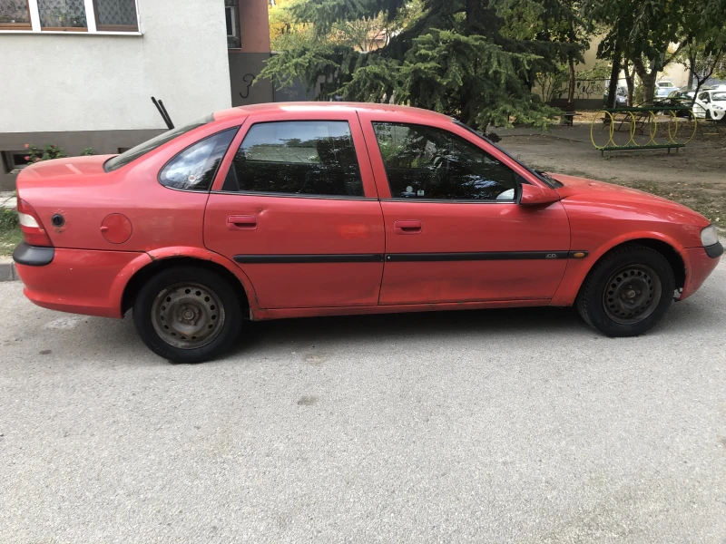 Opel Vectra 1, 6 ГАЗ-БЕНЗИН, снимка 2 - Автомобили и джипове - 48416745