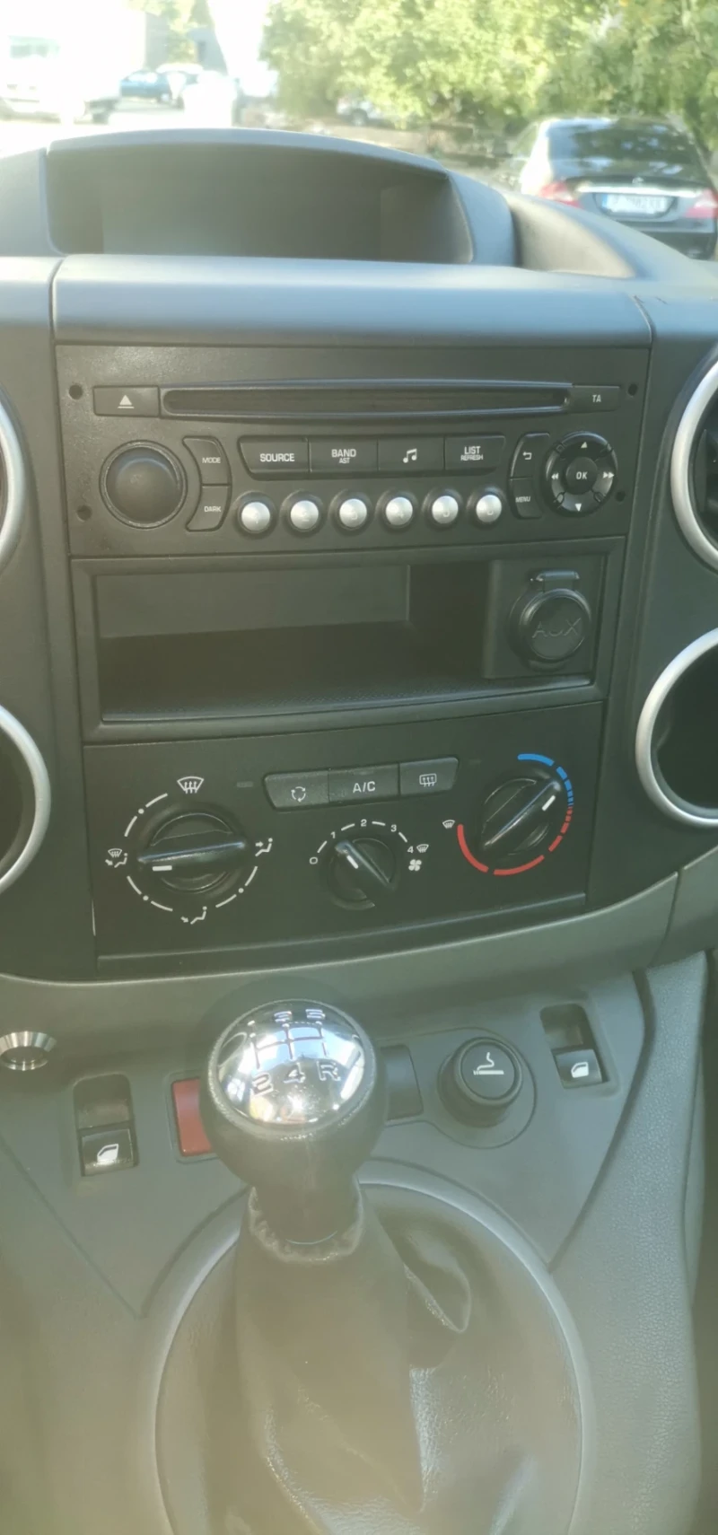 Peugeot Partner, снимка 12 - Автомобили и джипове - 51618430