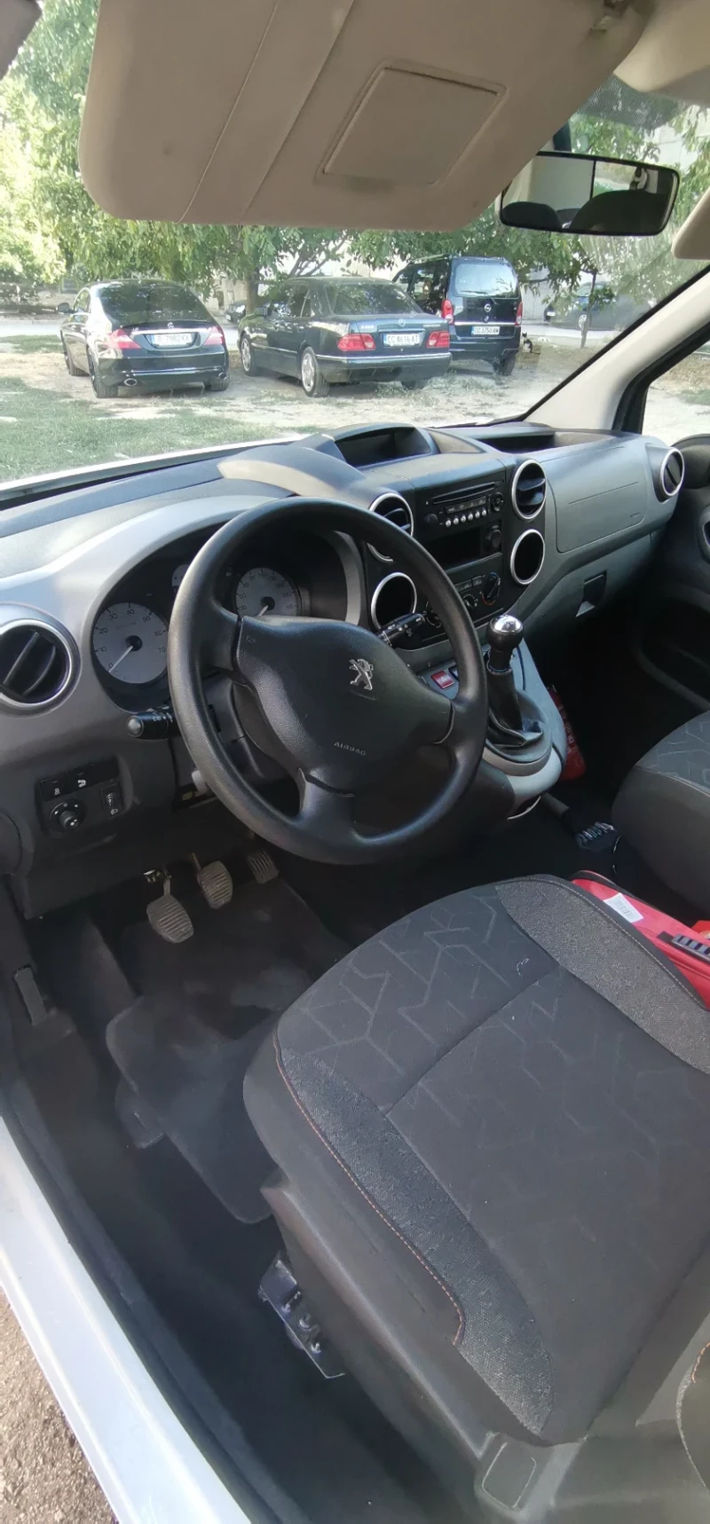 Peugeot Partner, снимка 5 - Автомобили и джипове - 51618430