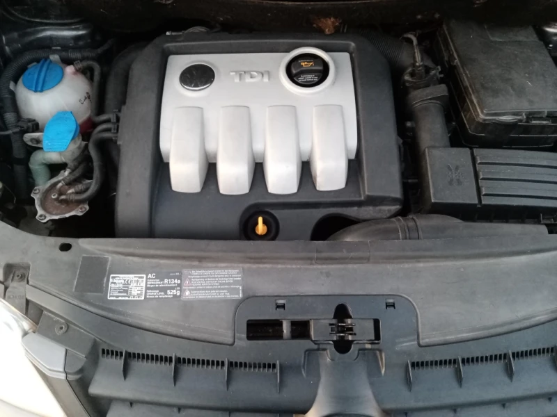 VW Touran 1.9 TDI 105kc., снимка 15 - Автомобили и джипове - 51697984