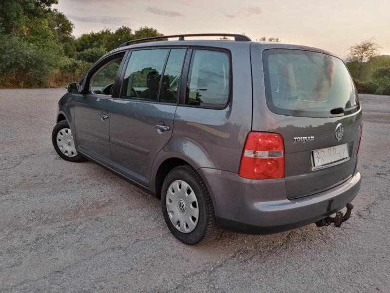 VW Touran 1.9 TDI 105kc., снимка 4 - Автомобили и джипове - 51697984