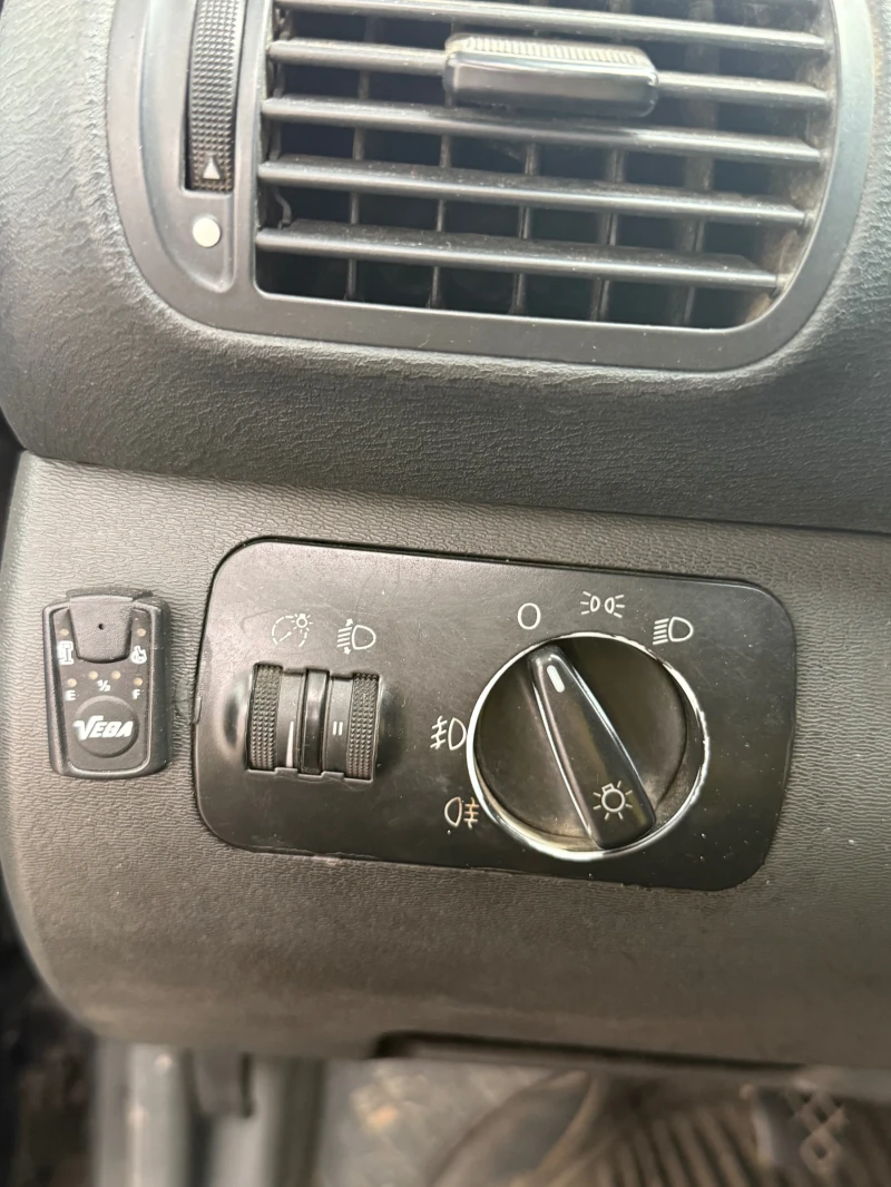 Audi A3 1.8 Газ/Бензин, снимка 7 - Автомобили и джипове - 51973441