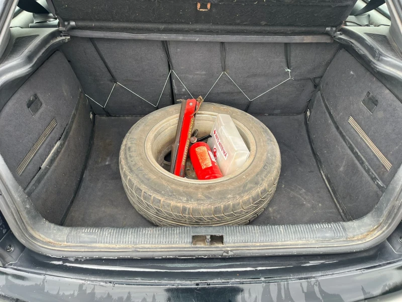 Audi A3 1.8 Газ/Бензин, снимка 13 - Автомобили и джипове - 51973441