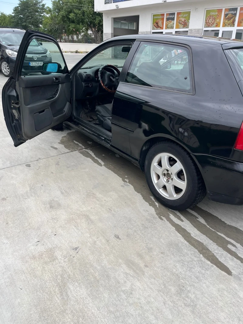 Audi A3 1.8 Газ/Бензин, снимка 8 - Автомобили и джипове - 51973441