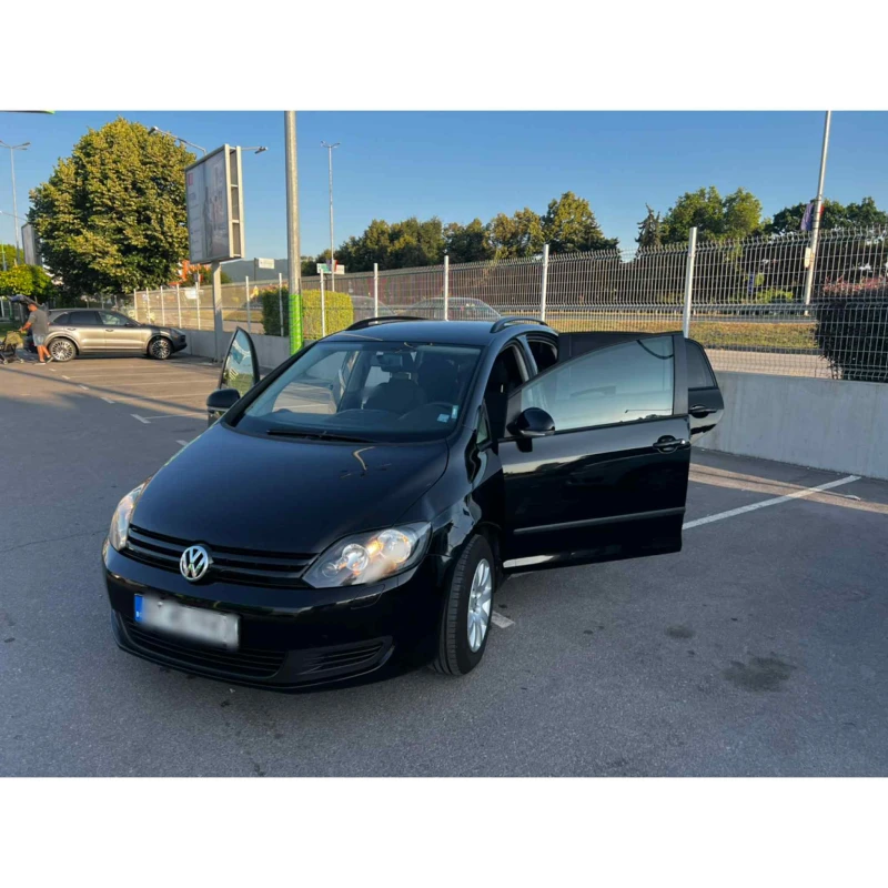 VW Golf 1.6 TDI, снимка 2 - Автомобили и джипове - 52517512