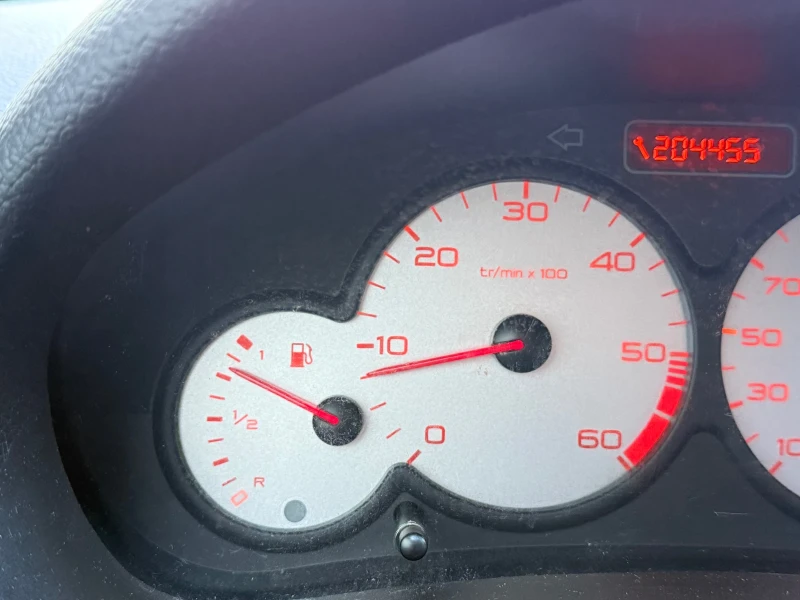 Peugeot 206 1.4 hdi 2004г., снимка 9 - Автомобили и джипове - 53341808