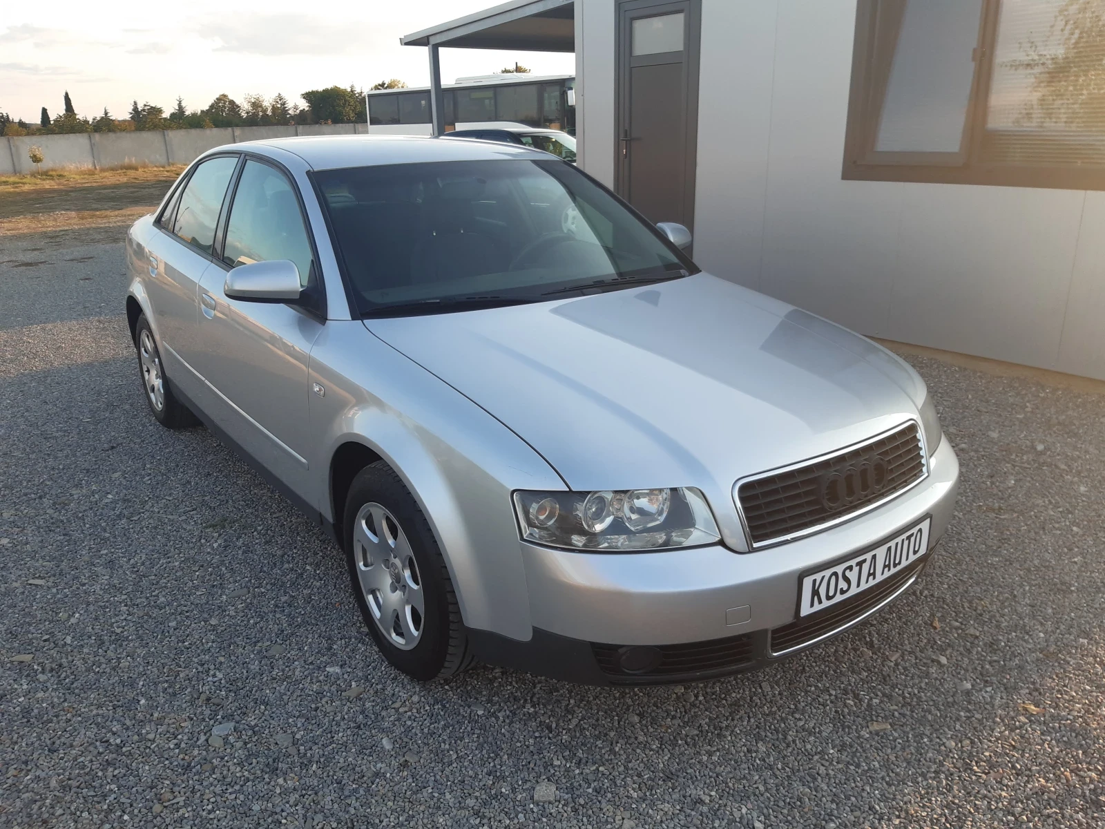 Audi A4 КАТО НОВ, снимка 1