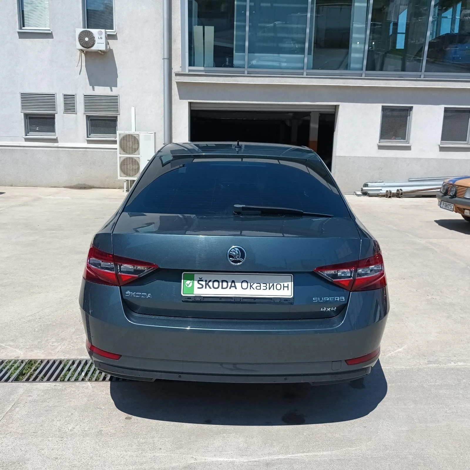 Skoda Superb 2.0TDI 7DSG 4X4 - изображение 4