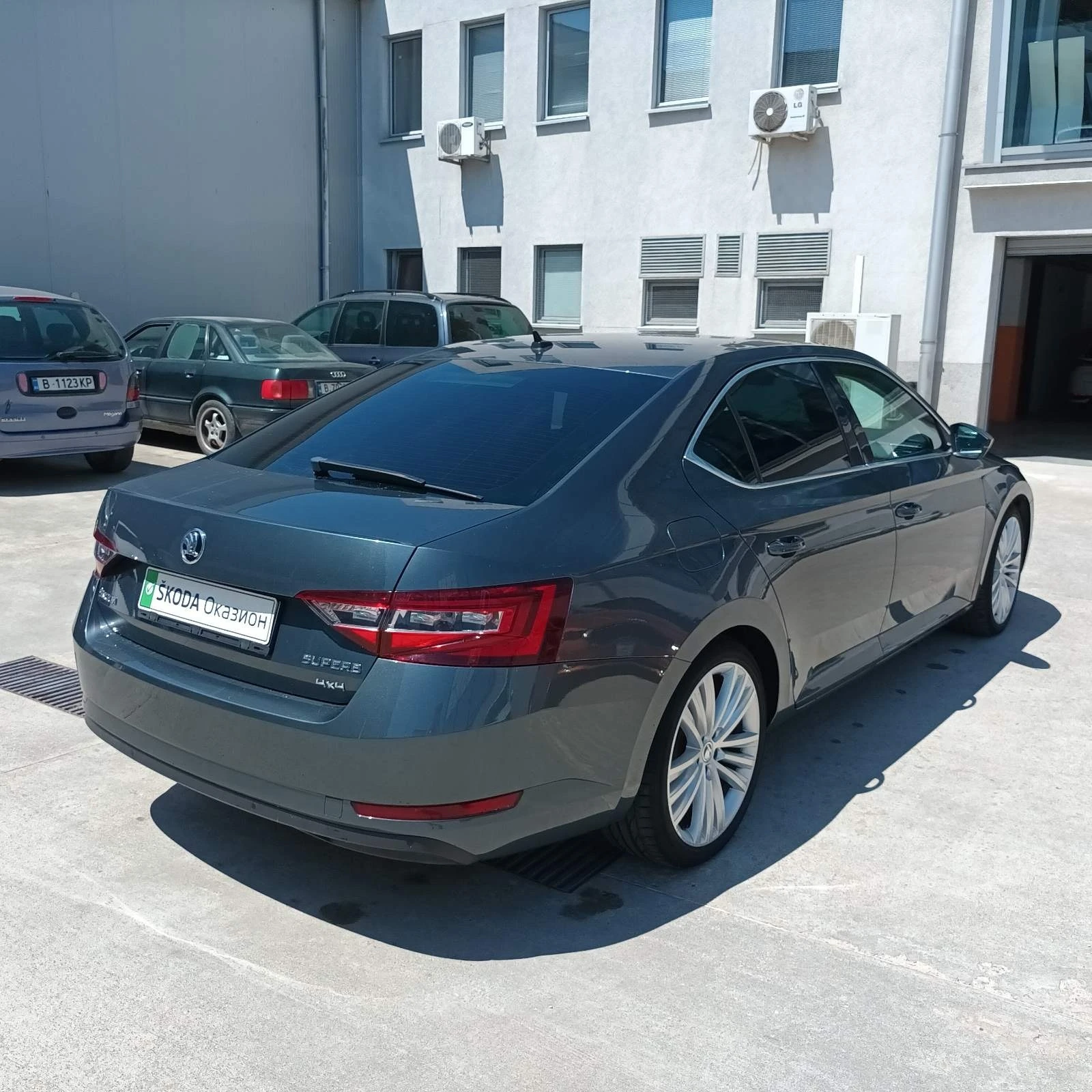 Skoda Superb 2.0TDI 7DSG 4X4 - изображение 5