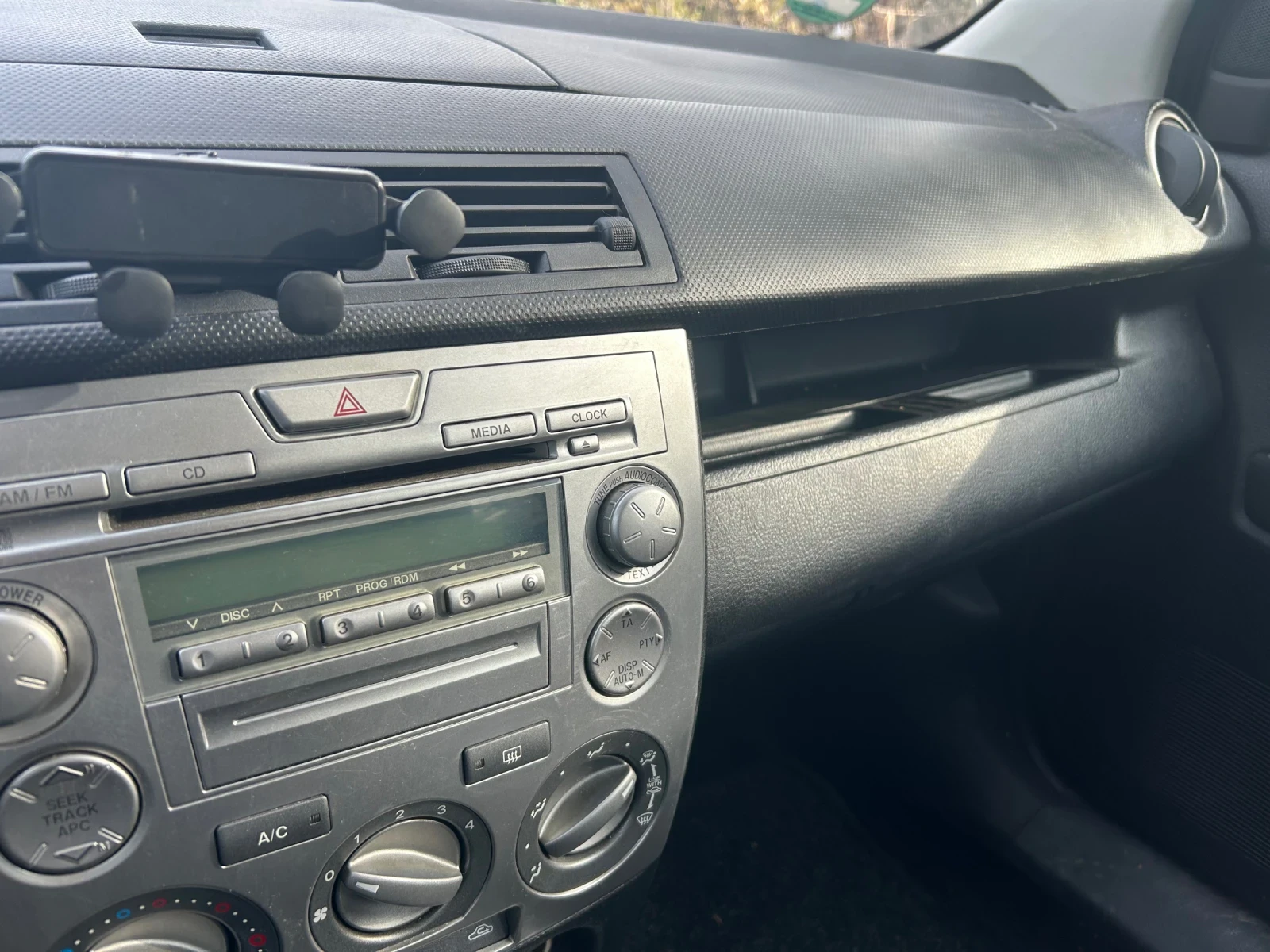 Mazda 2  - изображение 4