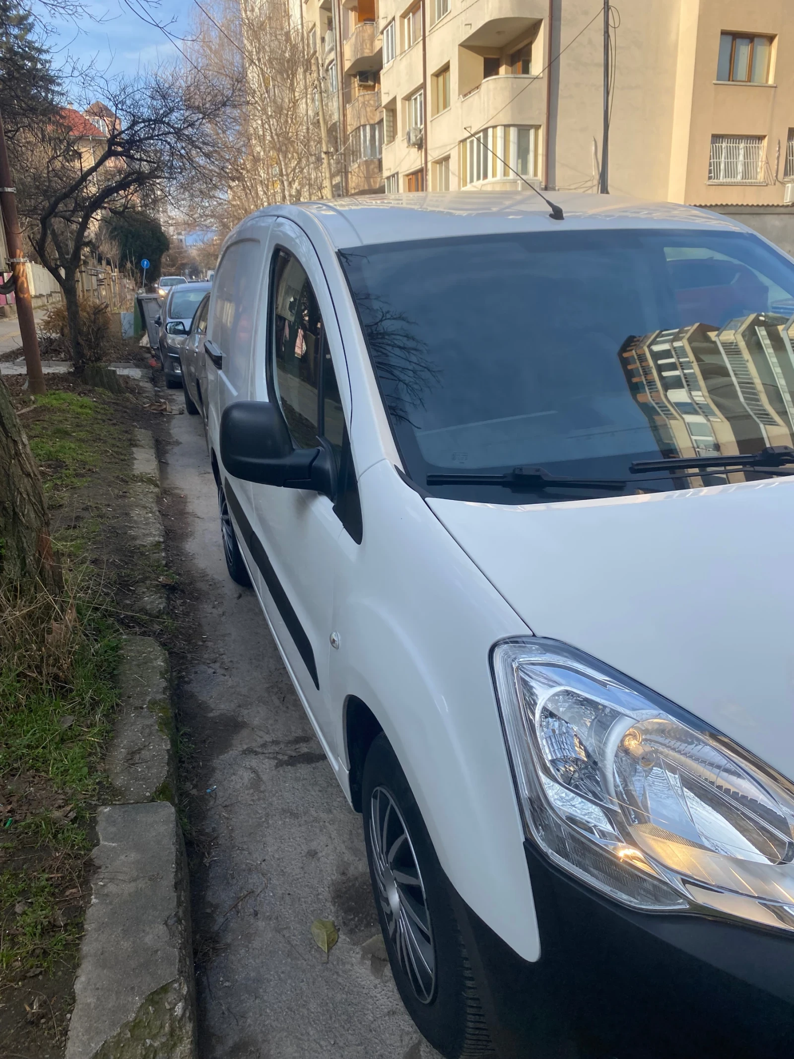 Peugeot Partner, снимка 5 - Автомобили и джипове - 53712333