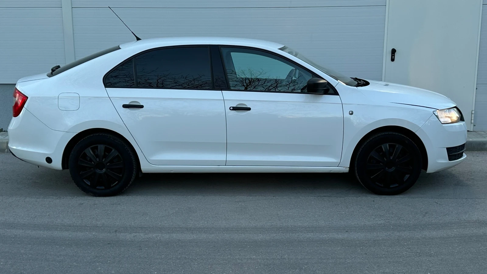 Skoda Rapid 1.2 TSI 75 кс , снимка 3 - Автомобили и джипове - 54026283