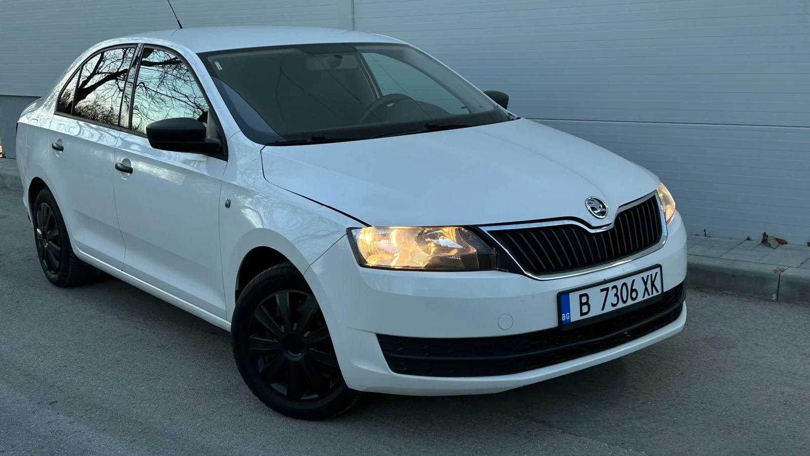 Skoda Rapid 1.2 TSI 75 кс , снимка 2 - Автомобили и джипове - 54026283