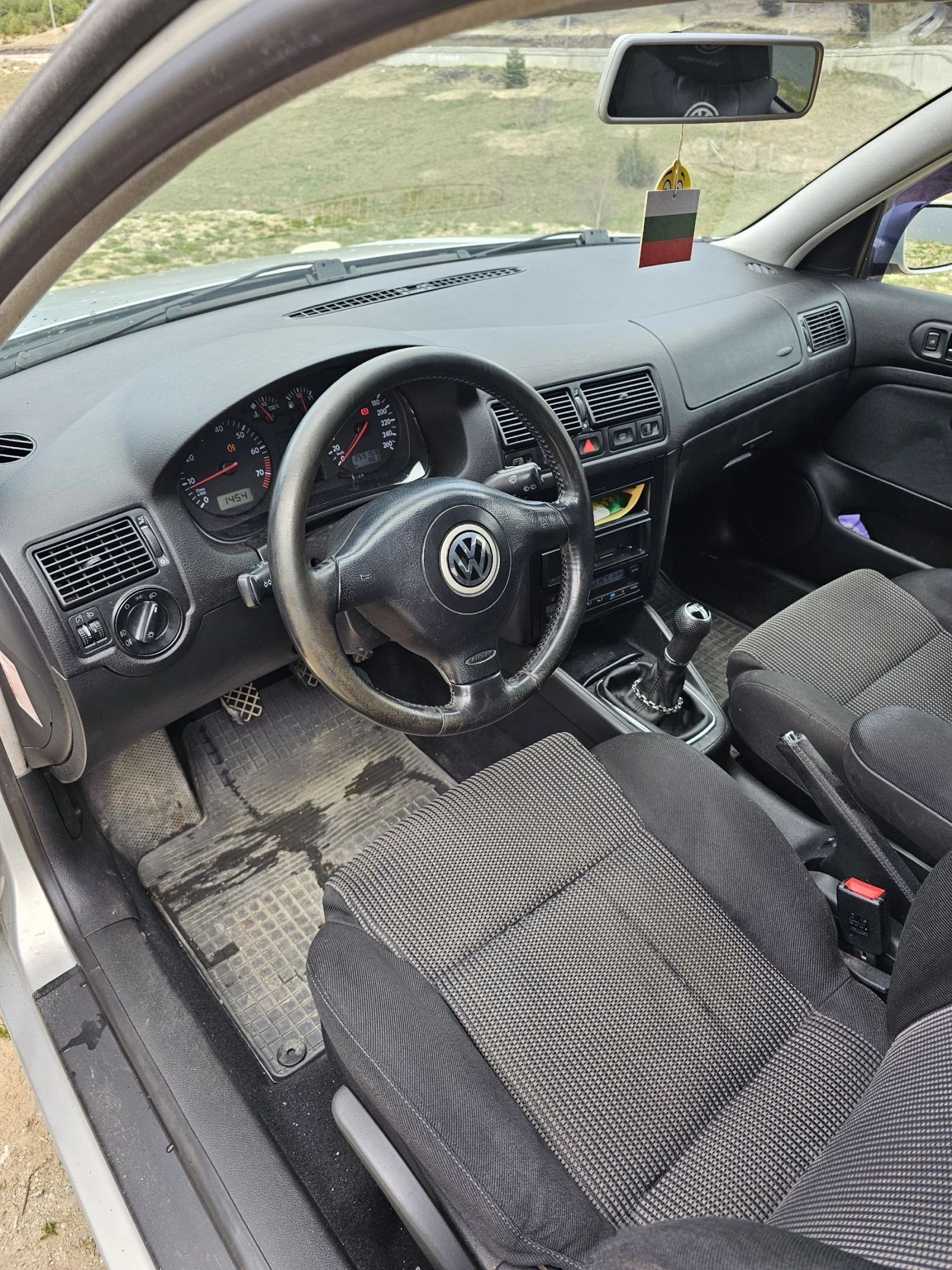 VW Golf 1.6, снимка 11 - Автомобили и джипове - 54239809
