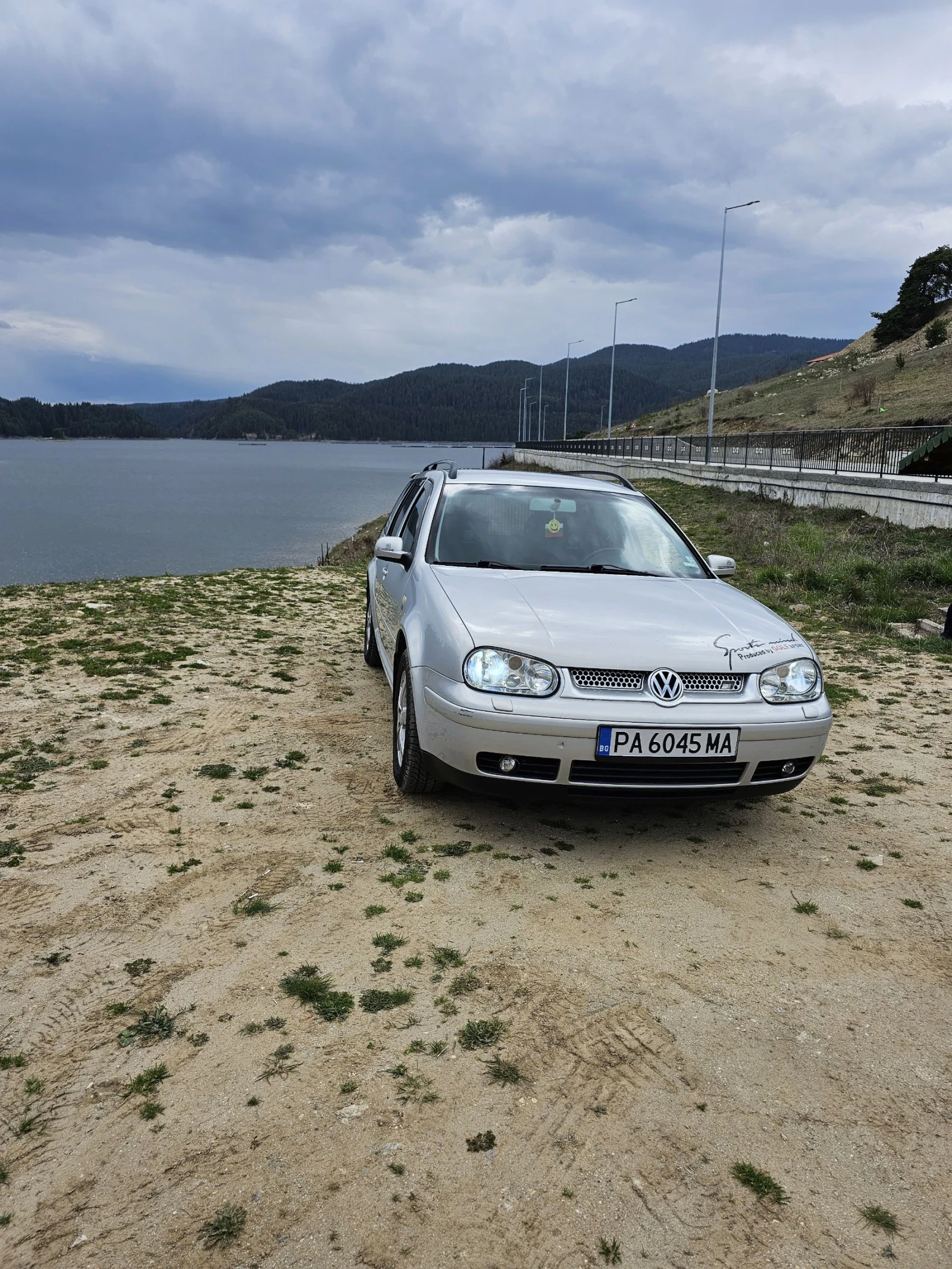 VW Golf 1.6, снимка 4 - Автомобили и джипове - 54239809
