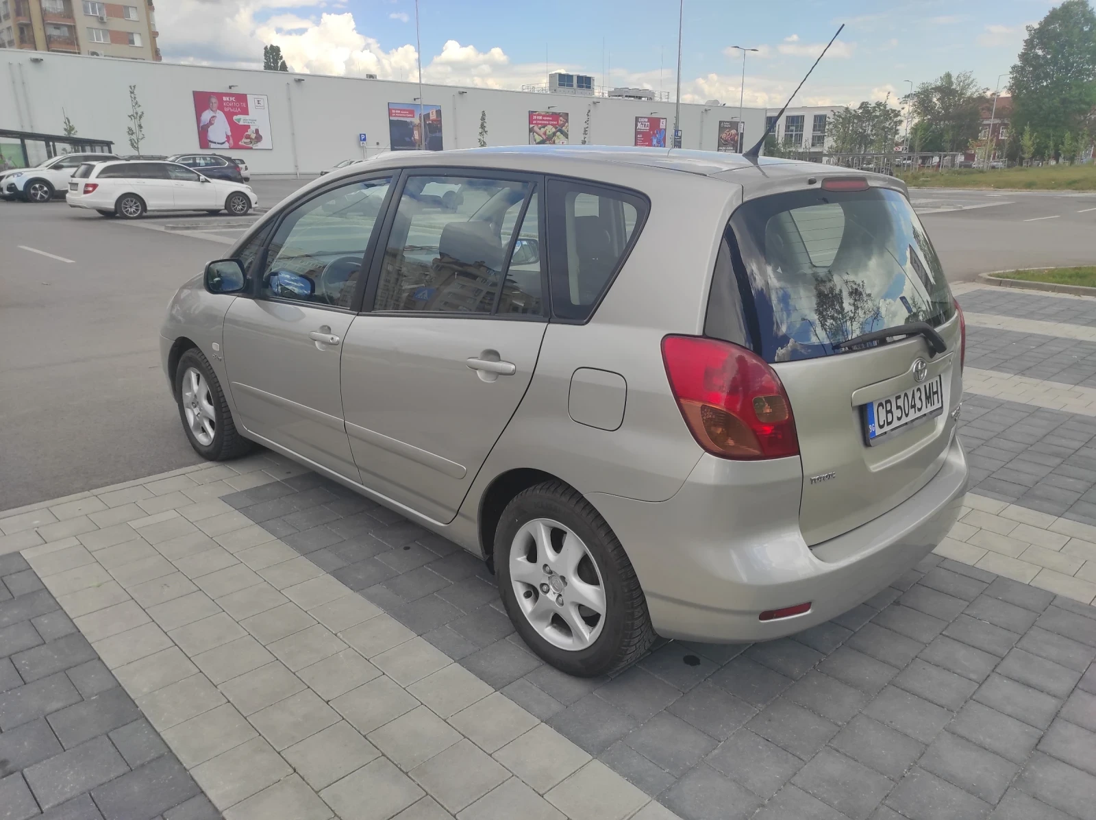 Toyota Corolla verso, снимка 6 - Автомобили и джипове - 54564503