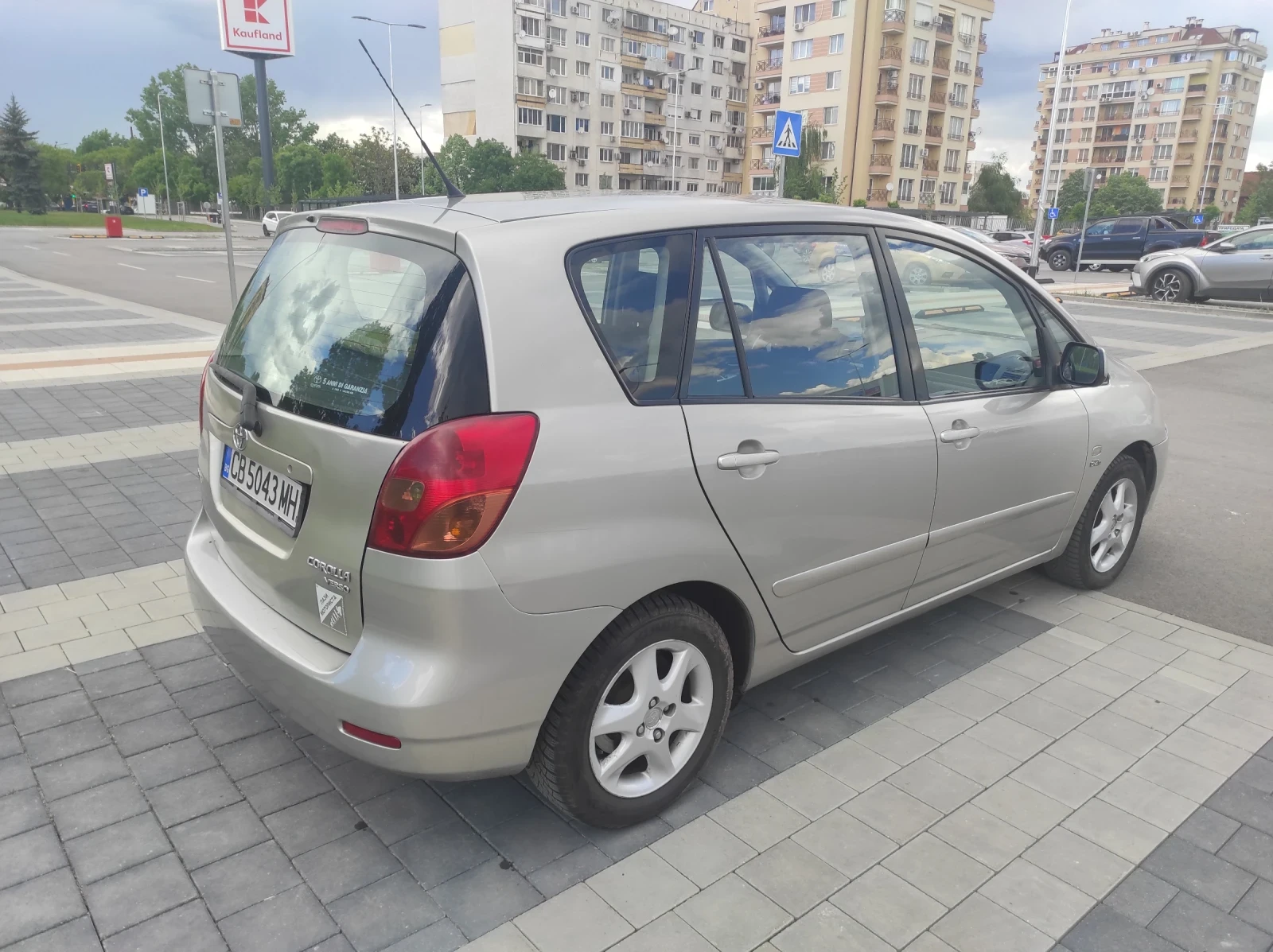 Toyota Corolla verso, снимка 5 - Автомобили и джипове - 54564503