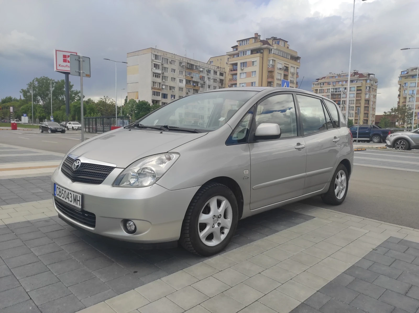 Toyota Corolla verso, снимка 4 - Автомобили и джипове - 54564503