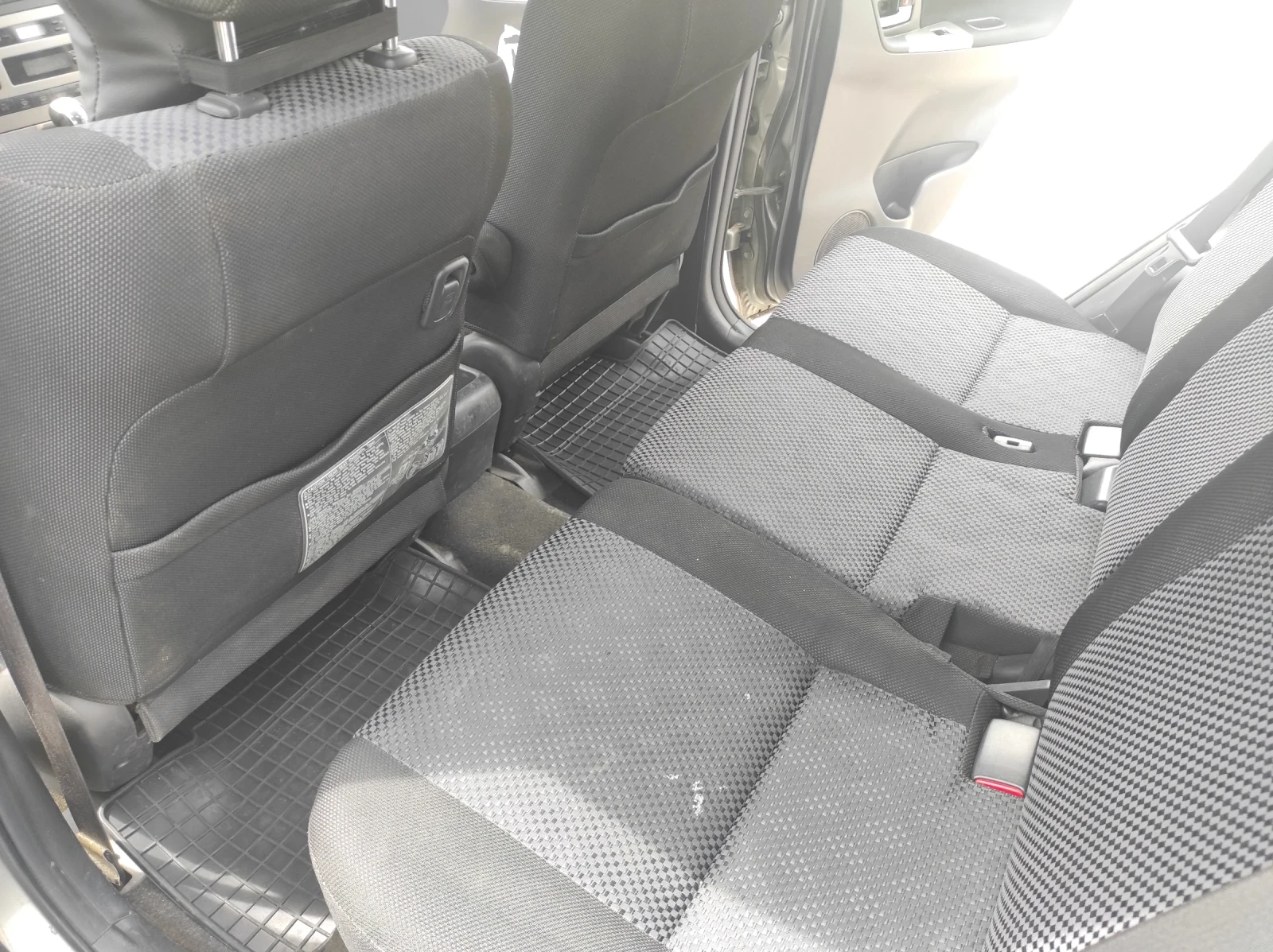 Toyota Corolla verso, снимка 11 - Автомобили и джипове - 54564503