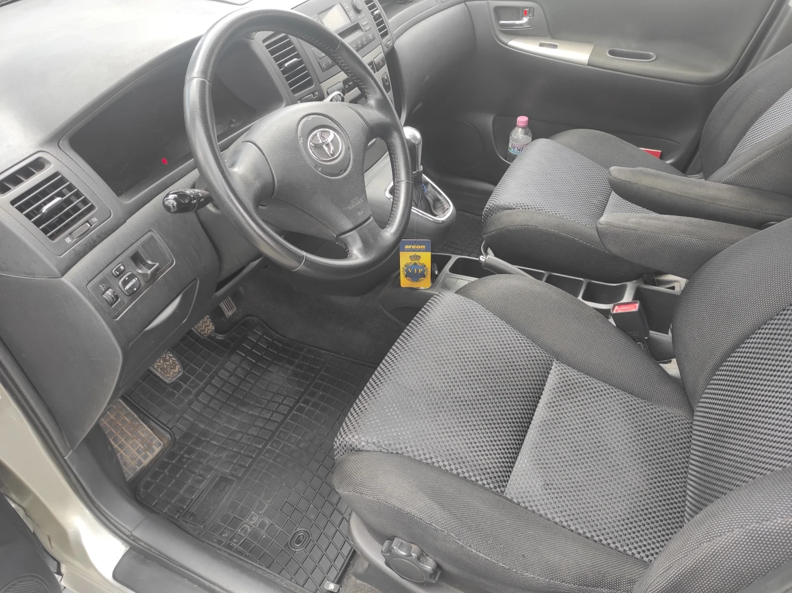 Toyota Corolla verso, снимка 8 - Автомобили и джипове - 54564503