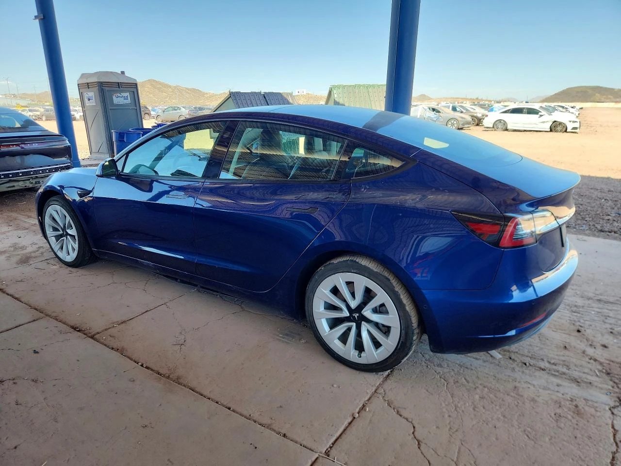 Tesla Model 3 LONG* RANGE* AWD* DUALMOTOR* ПОДРЕВ* KEYLESS* , снимка 4 - Автомобили и джипове - 55220240