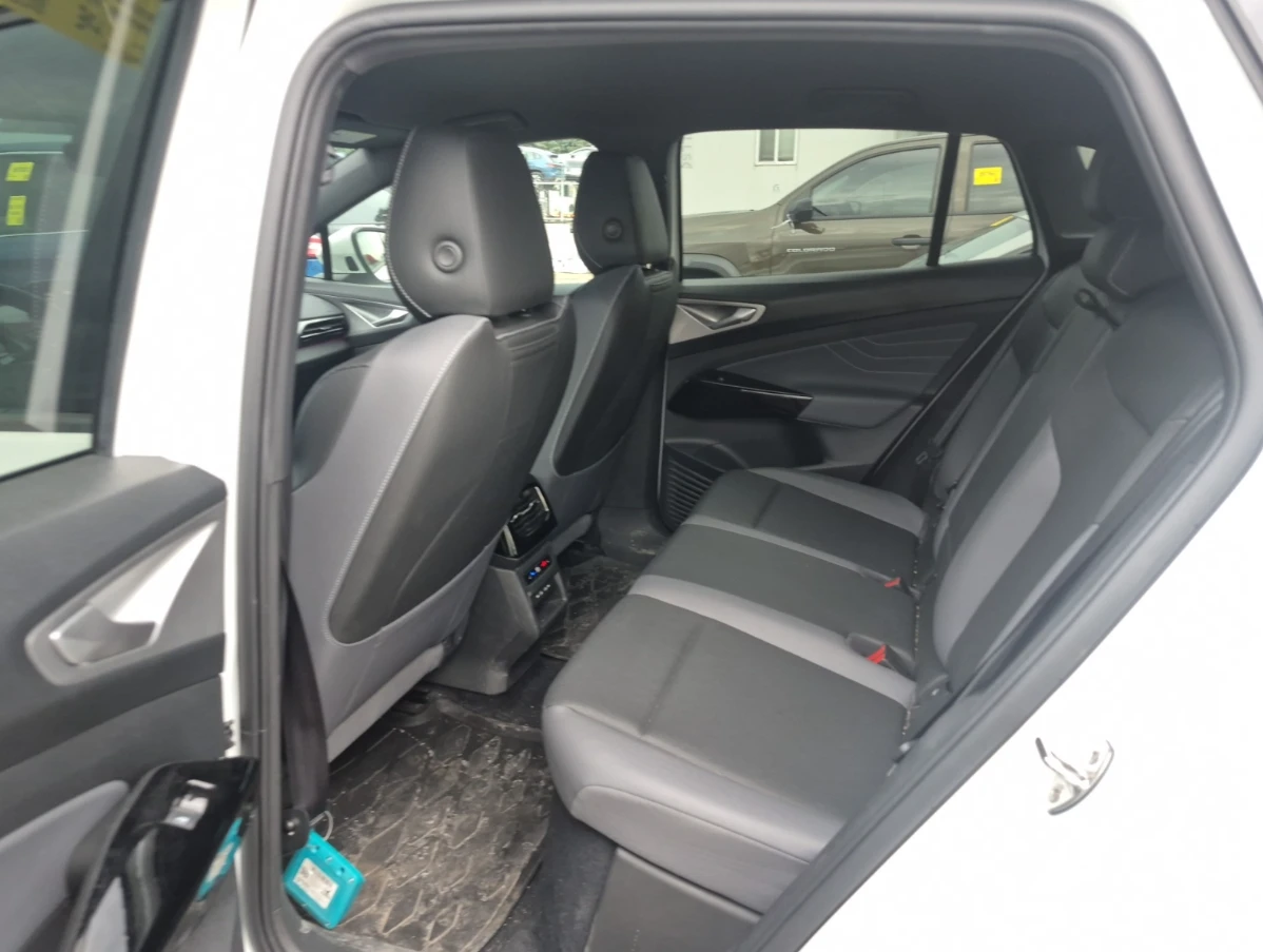 VW ID.4 AWD* 22k km* PRO* Кожа* Камера* Подгрев* м.Точки, снимка 11 - Автомобили и джипове - 55234378