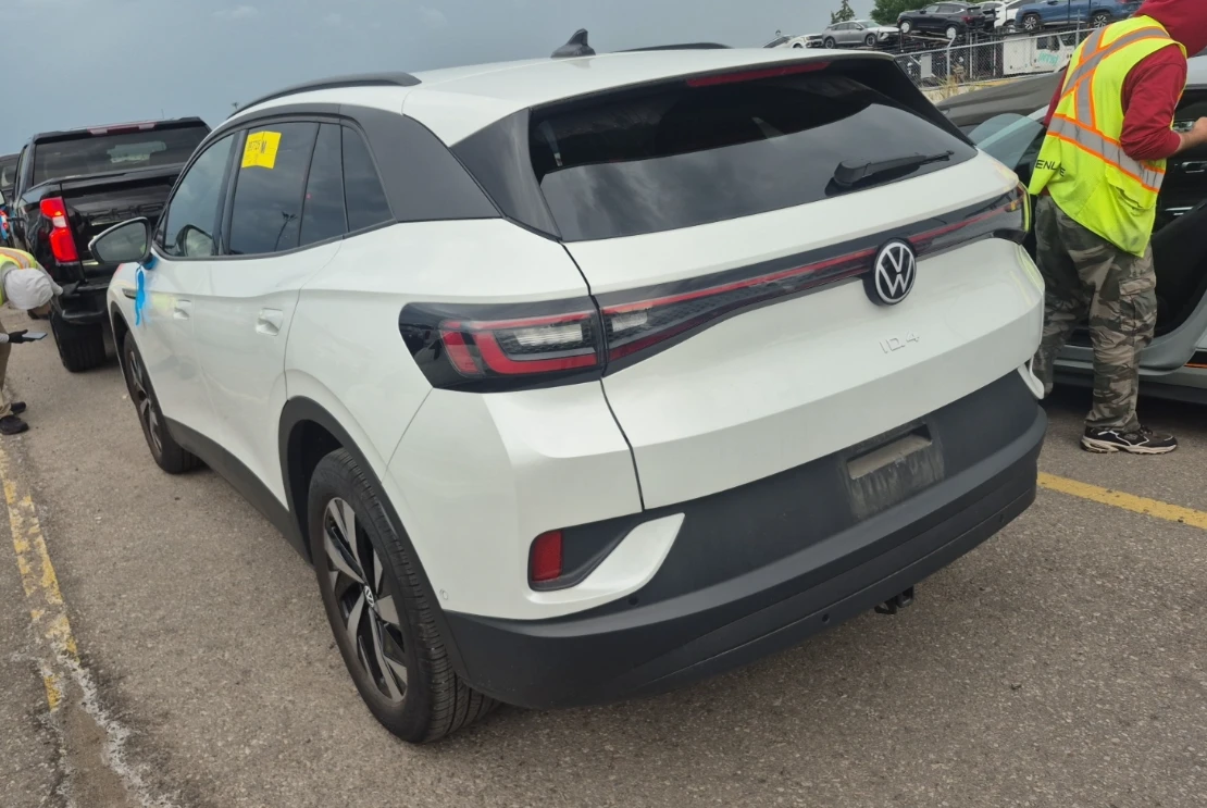 VW ID.4 AWD* 22k km* PRO* Кожа* Камера* Подгрев* м.Точки, снимка 4 - Автомобили и джипове - 55234378