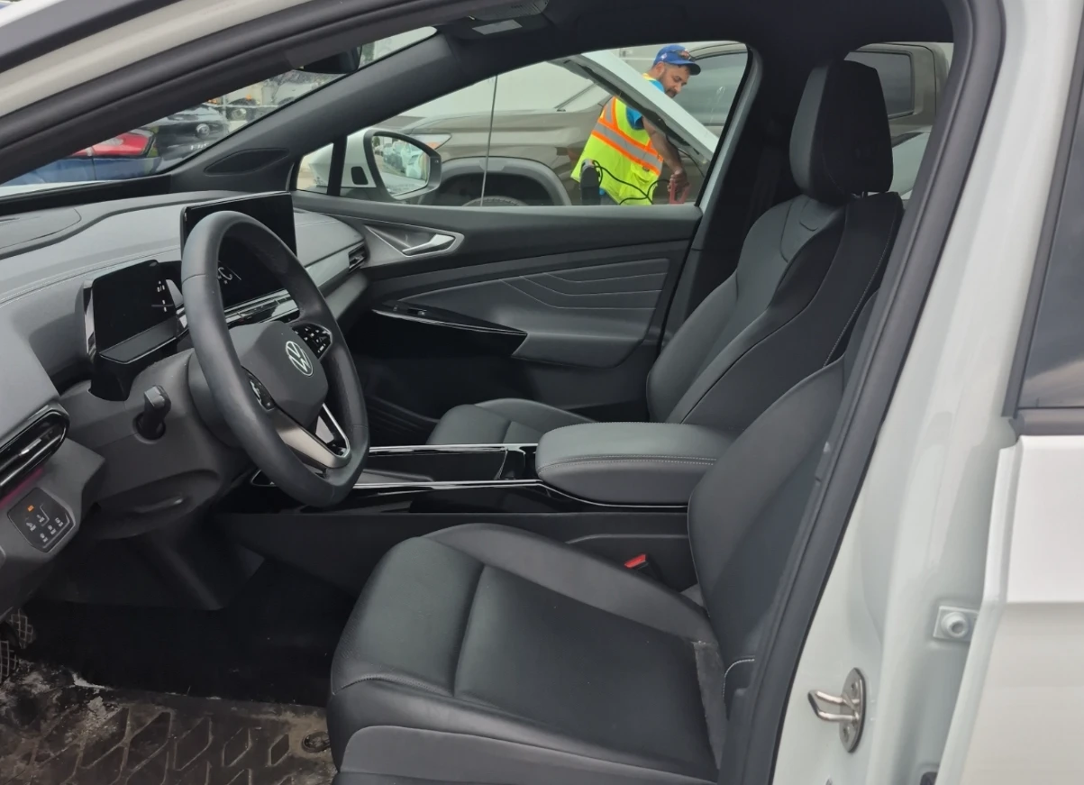 VW ID.4 AWD* 22k km* PRO* Кожа* Камера* Подгрев* м.Точки, снимка 7 - Автомобили и джипове - 55234378
