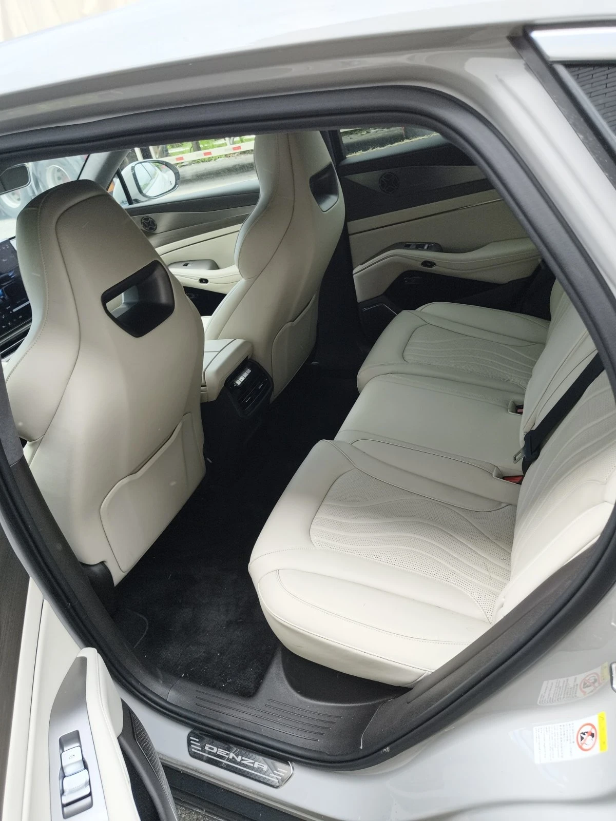 Denza N7 91.3 kWh HONOR version ������� 10.2026 | Mobile.bg � ����������� 9