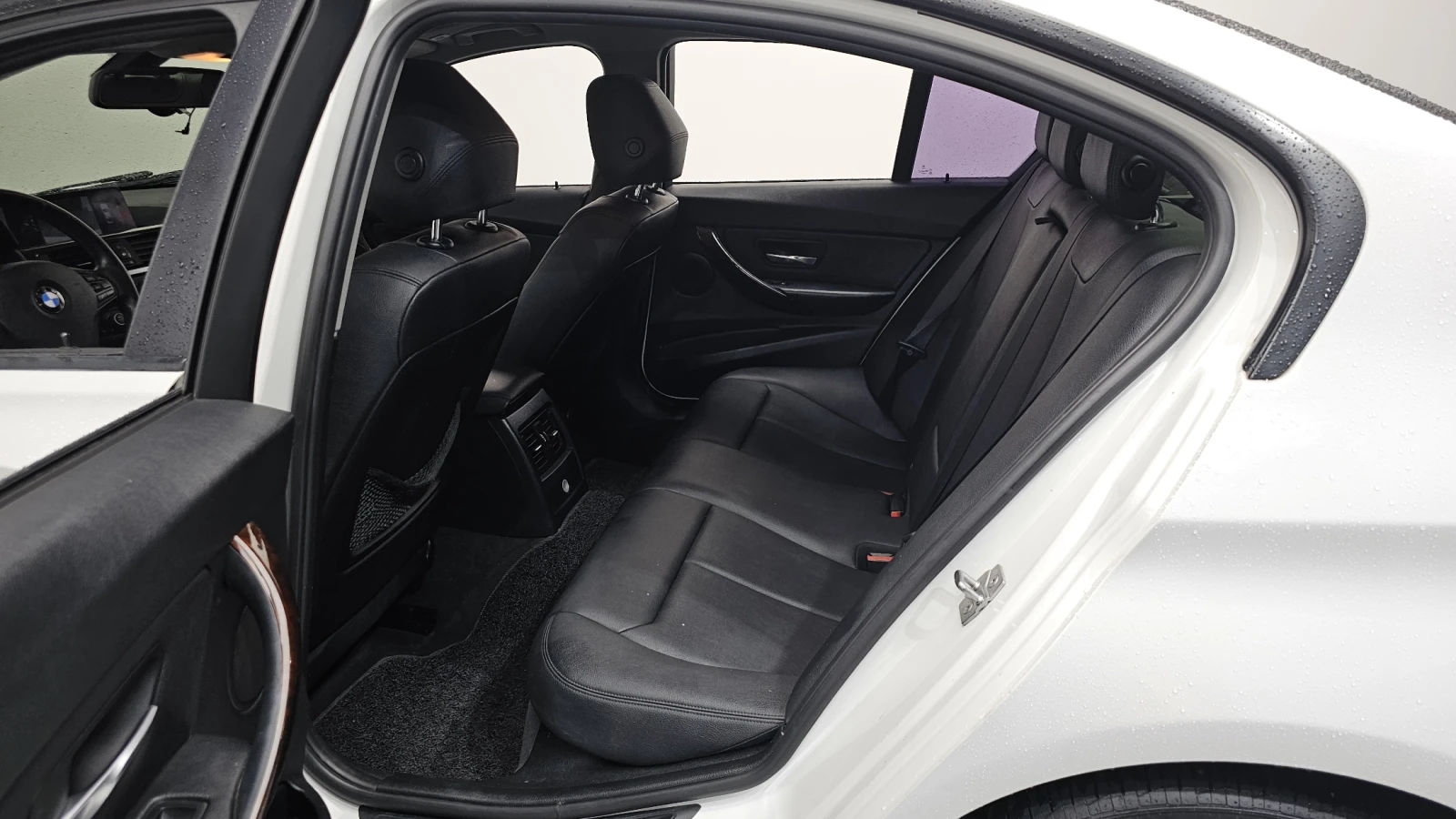 BMW 320 ЛЮК* КРАЙНА ЦЕНА, снимка 11 - Автомобили и джипове - 55593751