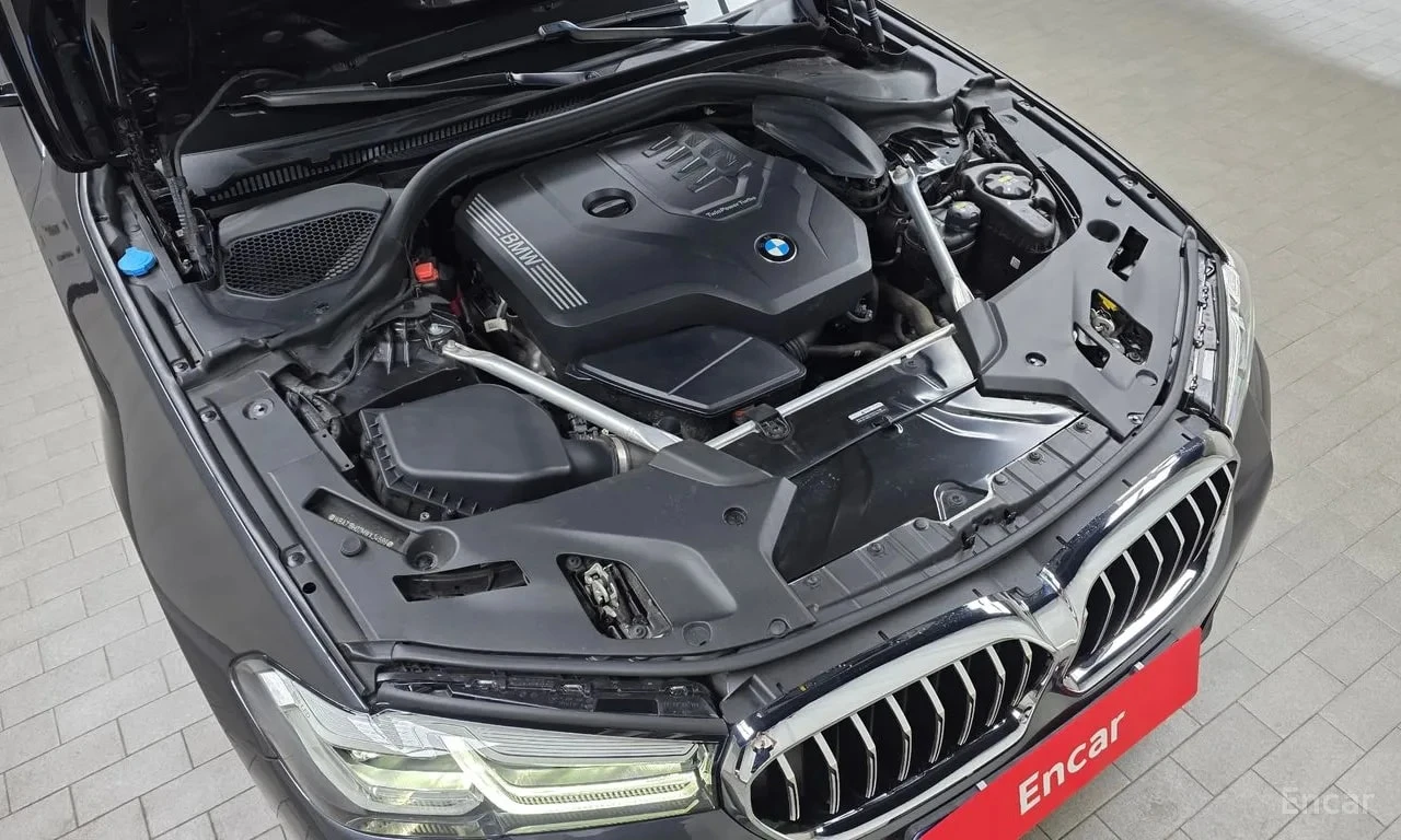 BMW 530 i M Sport/ОБДУХВАНЕ/ШИБИДАХ/ДИСТРОНИК/360 , снимка 6 - Автомобили и джипове - 56132922