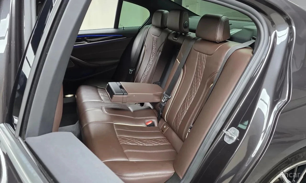 BMW 530 i M Sport/ОБДУХВАНЕ/ШИБИДАХ/ДИСТРОНИК/360 , снимка 12 - Автомобили и джипове - 56132922